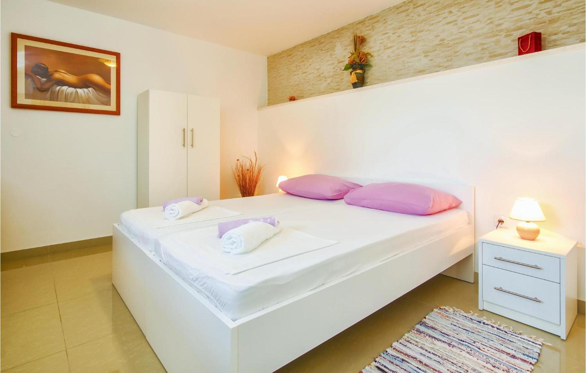 Nice Apartment In Mali Rat With Wifi Sumpetar Exterior photo